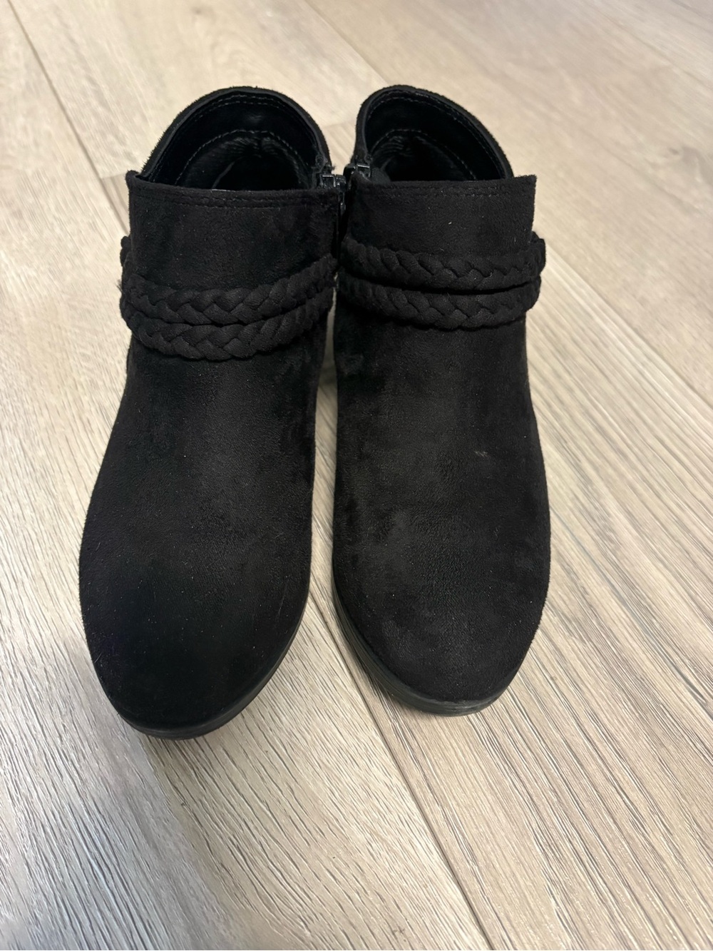 Soda girls 13c Black Suede Braided Ankle Boots